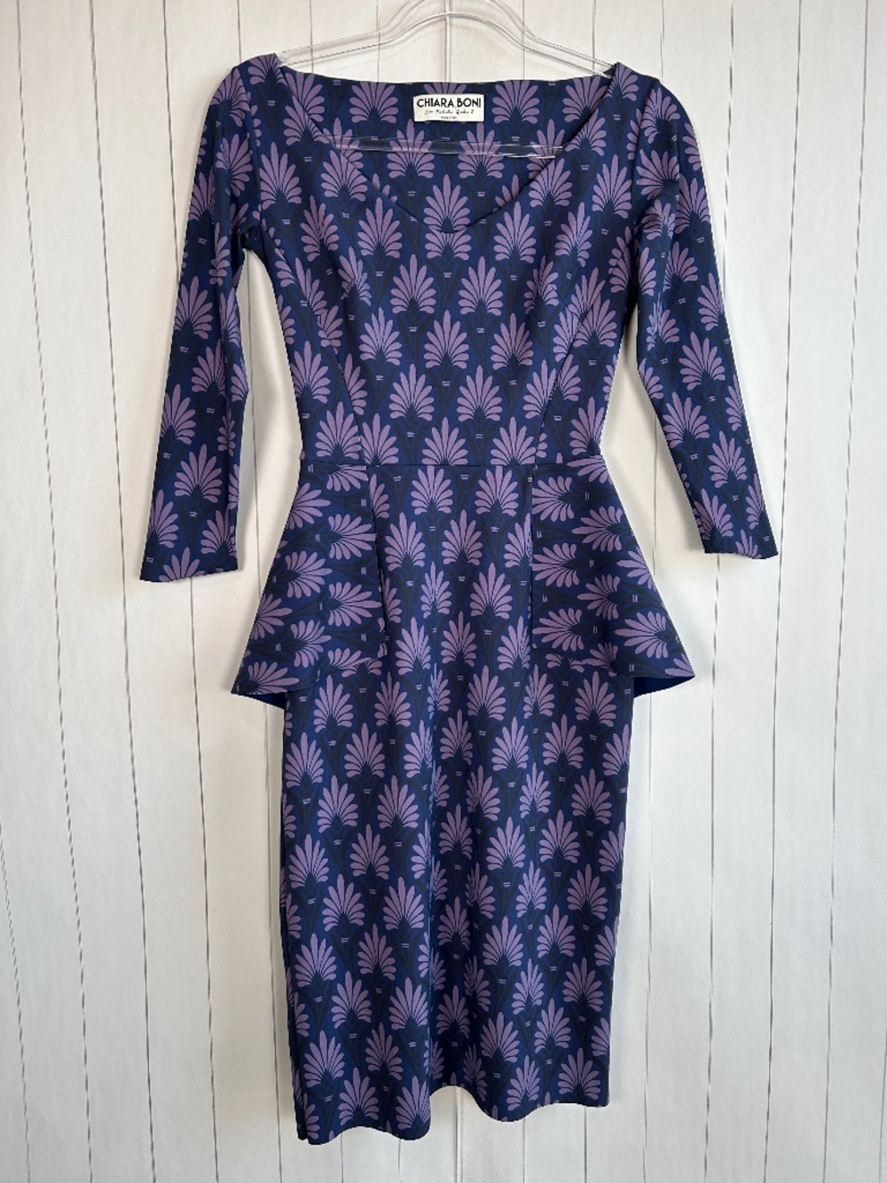 Chiara Boni size 42 US 6 midi dress purple blue floral peplum sheath stretch